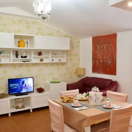 La Casa Al Vicolo Bed and Breakfast *
